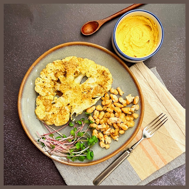 Karfiolsteak mit Knusperbohnen