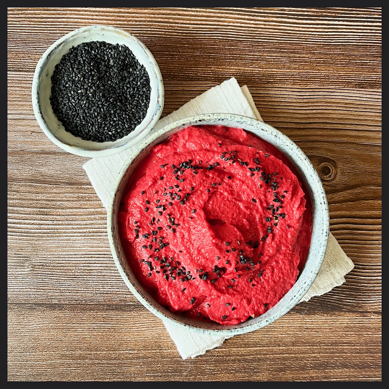 Hummus mit roten Rüben